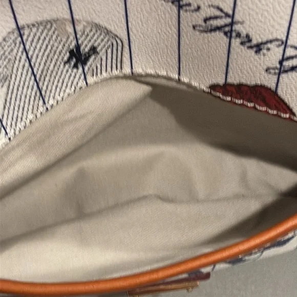Dooney & Bourke New York Yankees Crossbody Bag - Picture 6 of 16